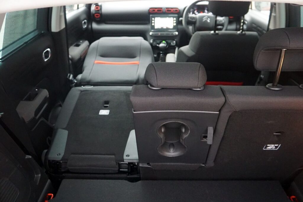 Frenar lo menos posible siempre y en todo momento sin poner bajo riesgo la seguridad