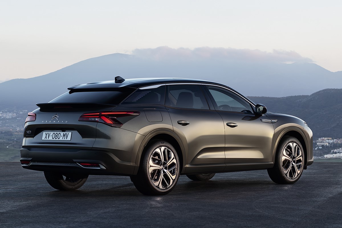 Horner reprocha que Renault les dé un motor bajo la media motor